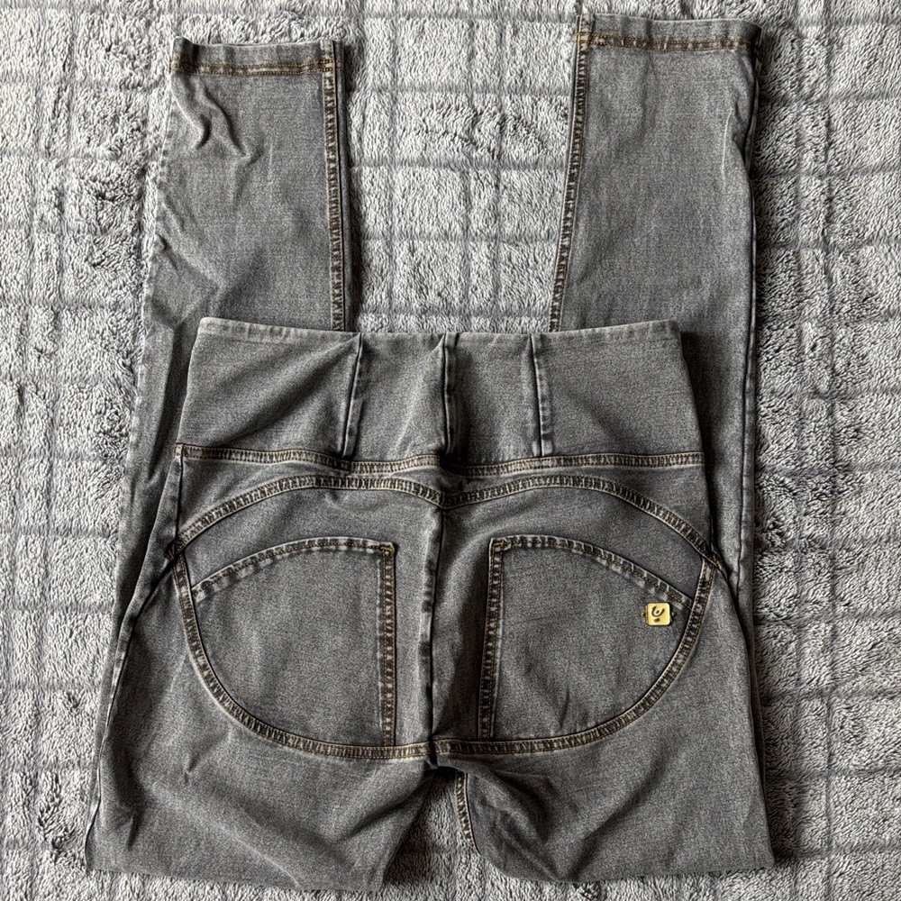 Freddy Gray High-Waisted Jeans - Picture 5 of 6